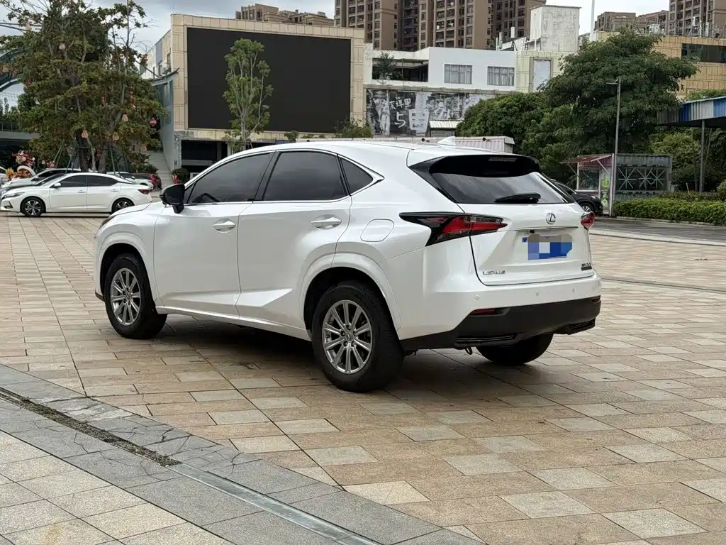 Lexus NX 2016 — фото 8