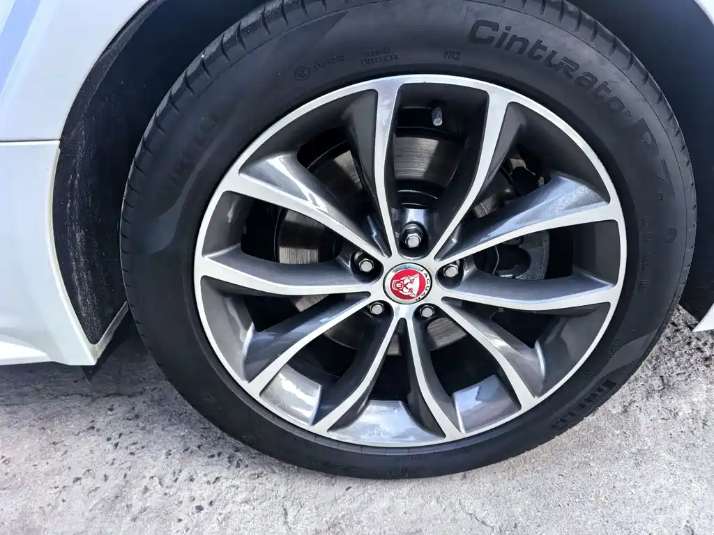 Jaguar XFL 2023 — фото 10