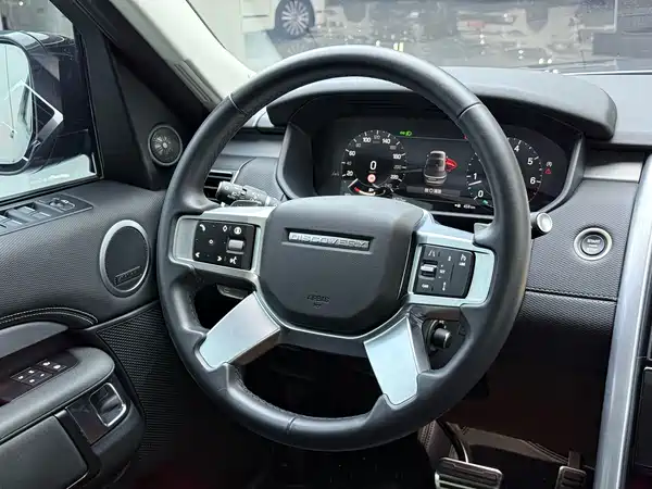 Land Rover Discovery 2024