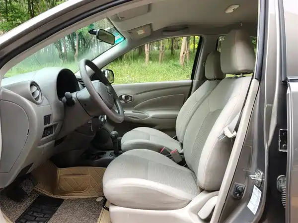 Nissan Sunny 2011
