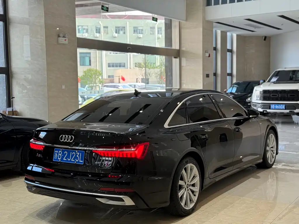 Audi A6L 2023 — фото 18