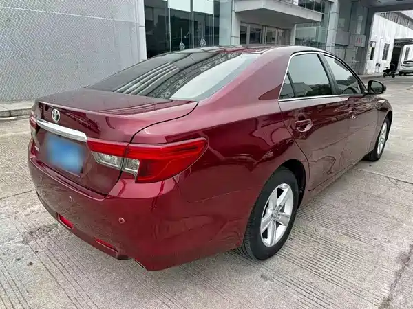 Toyota Reiz 2013