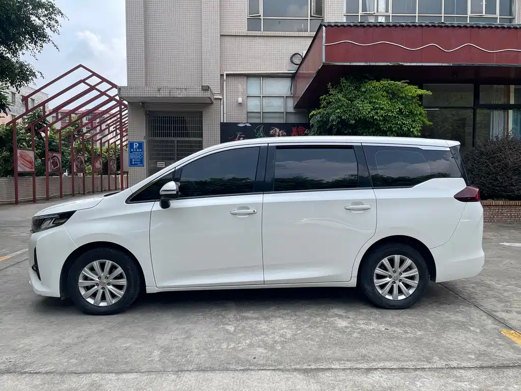 GAC Motor Trumpchi M6 2021 — фото 7