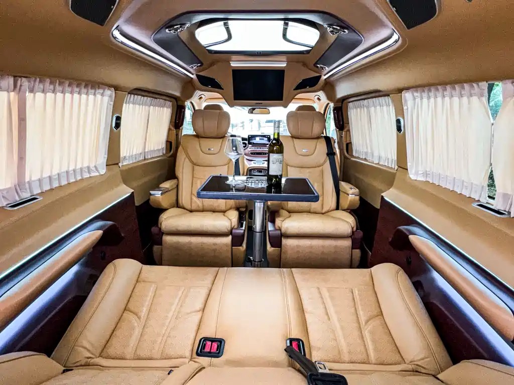 Mercedes-Benz V-Class 2022 — фото 29