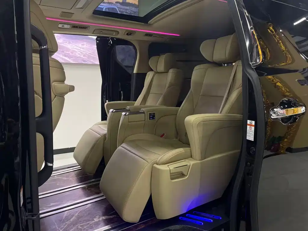 Toyota Alphard 2020 — фото 9