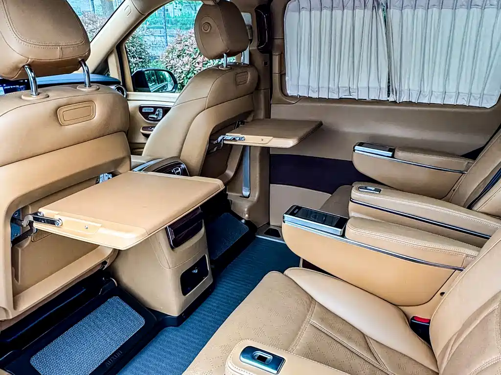 Mercedes-Benz V-Class 2022 — фото 8