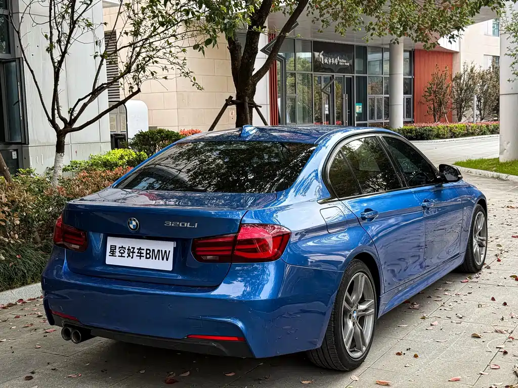 BMW 3 Series 2019 — фото 15