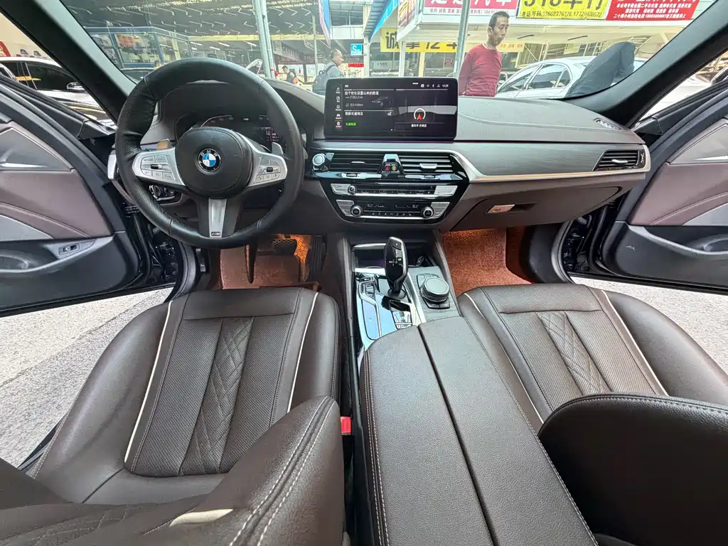 BMW 5 Series 2023 — фото 17
