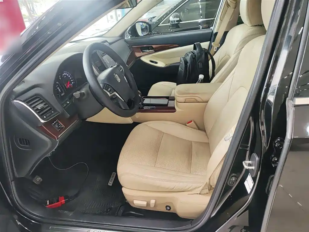 Toyota Crown 2017 — фото 11