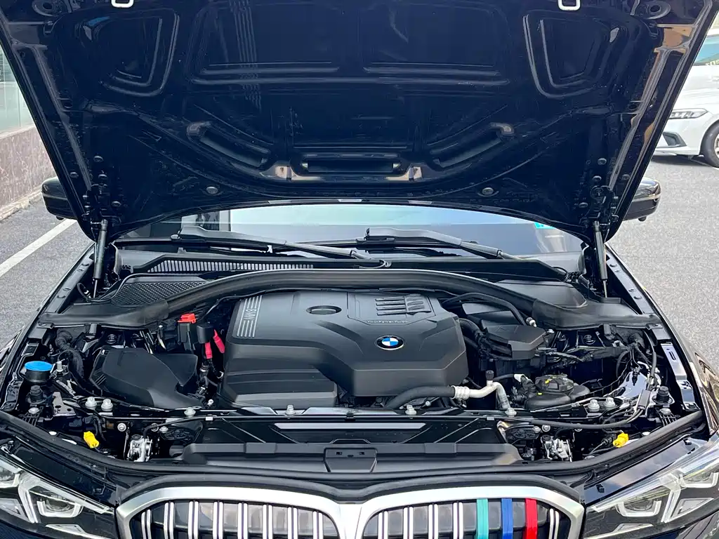 BMW 3 Series 2023 — фото 14
