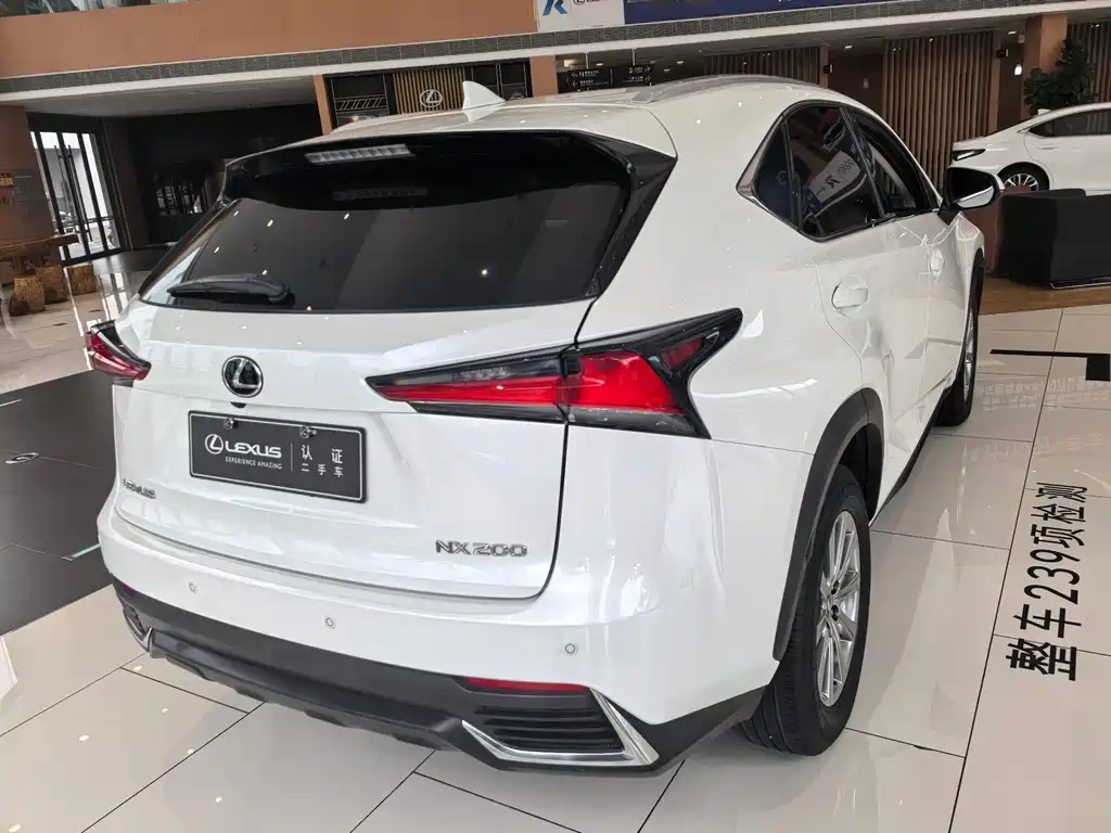 Lexus NX 2021 — фото 8