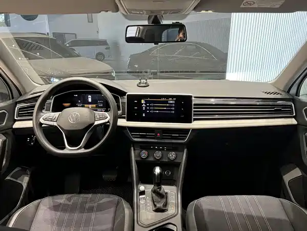 Volkswagen Tiguan L 2022