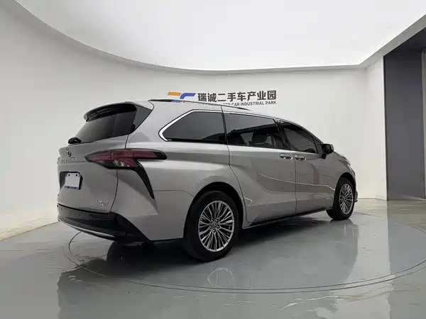 Toyota Sienna 2022