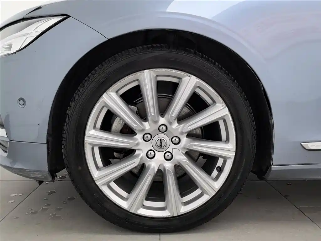 Volvo S90 2018 — фото 17