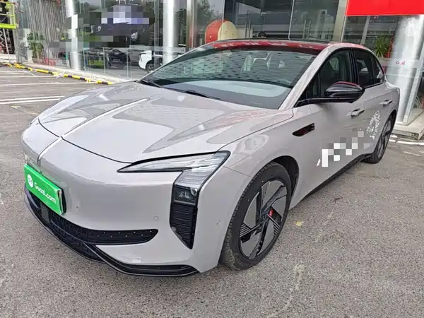 Hongqi EH7 2025