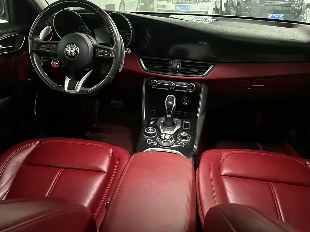Alfa Romeo Giulia Juliet 2021 — фото 12