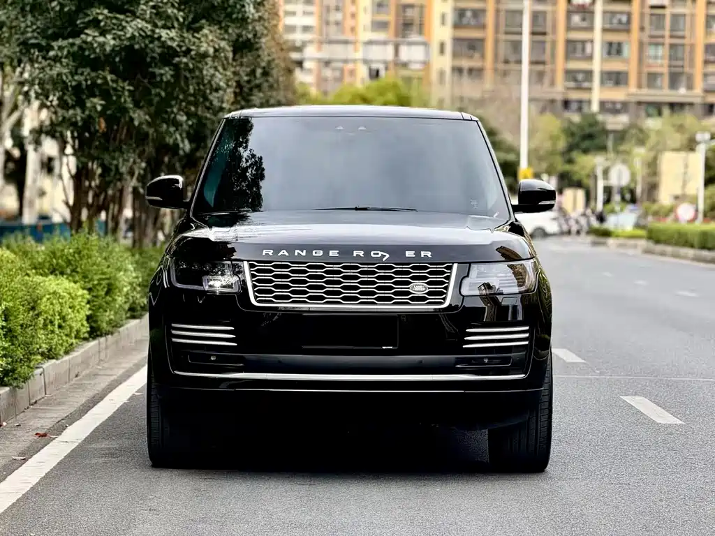 Land Rover Range Rover 2018 — фото 1