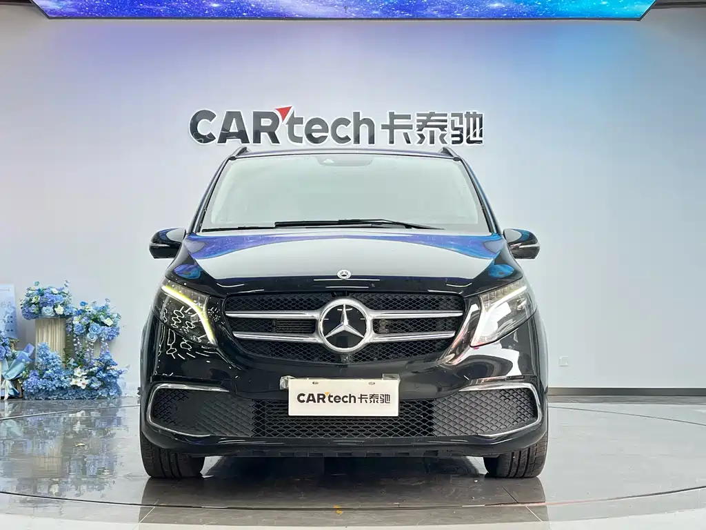 Mercedes-Benz V-Class 2023 — фото 2