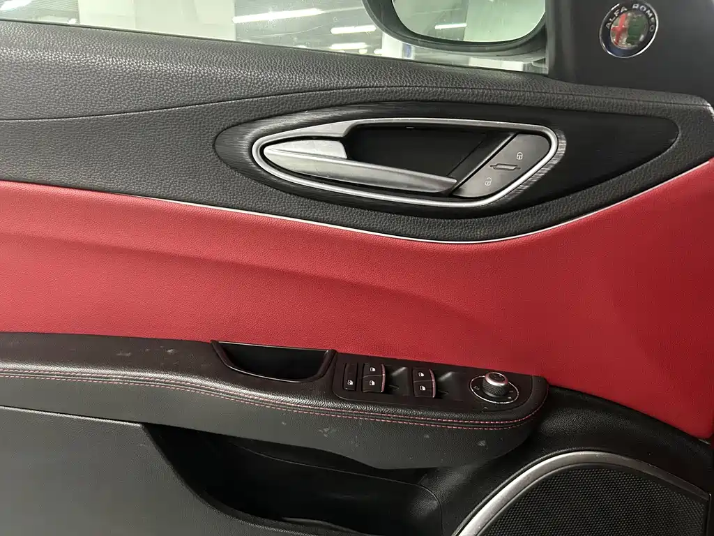 Alfa Romeo Giulia Juliet 2021 — фото 21