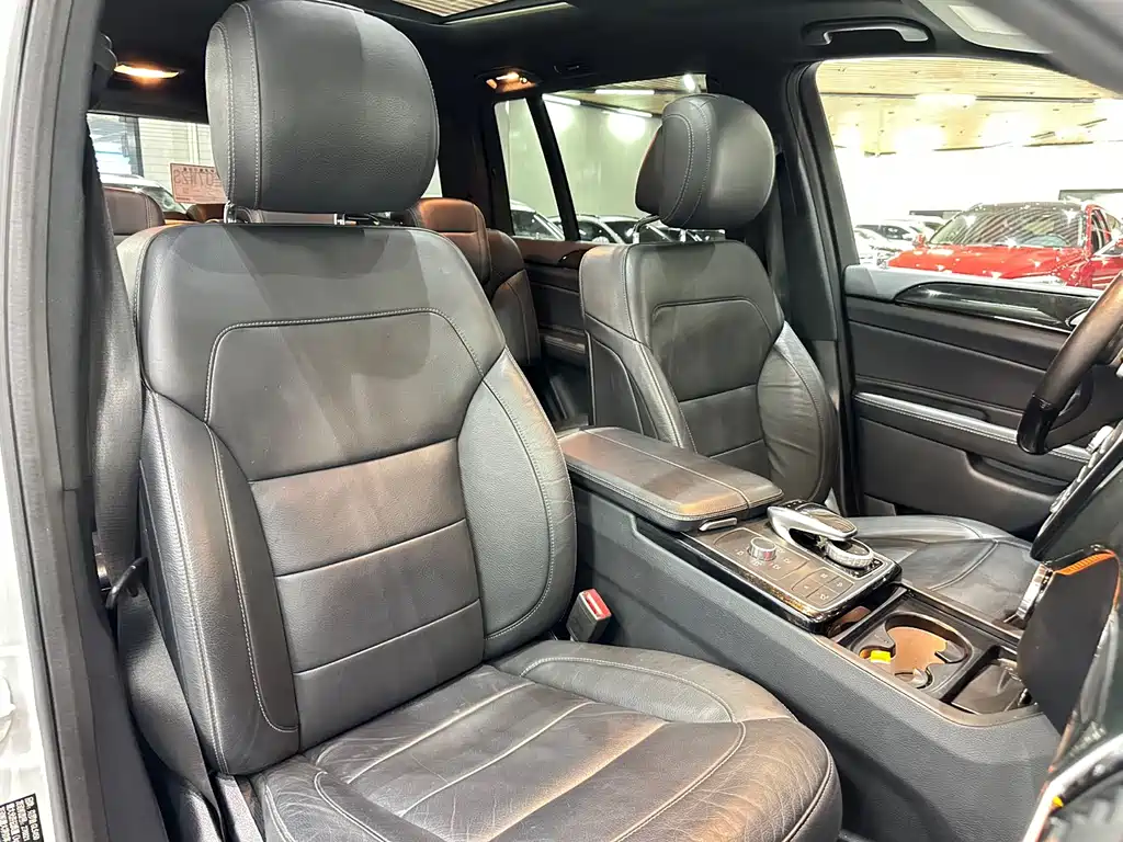 Mercedes-Benz GLS 2018 — фото 16
