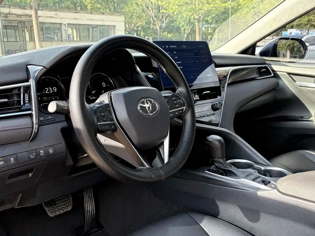 Toyota Camry 2021 — фото 20