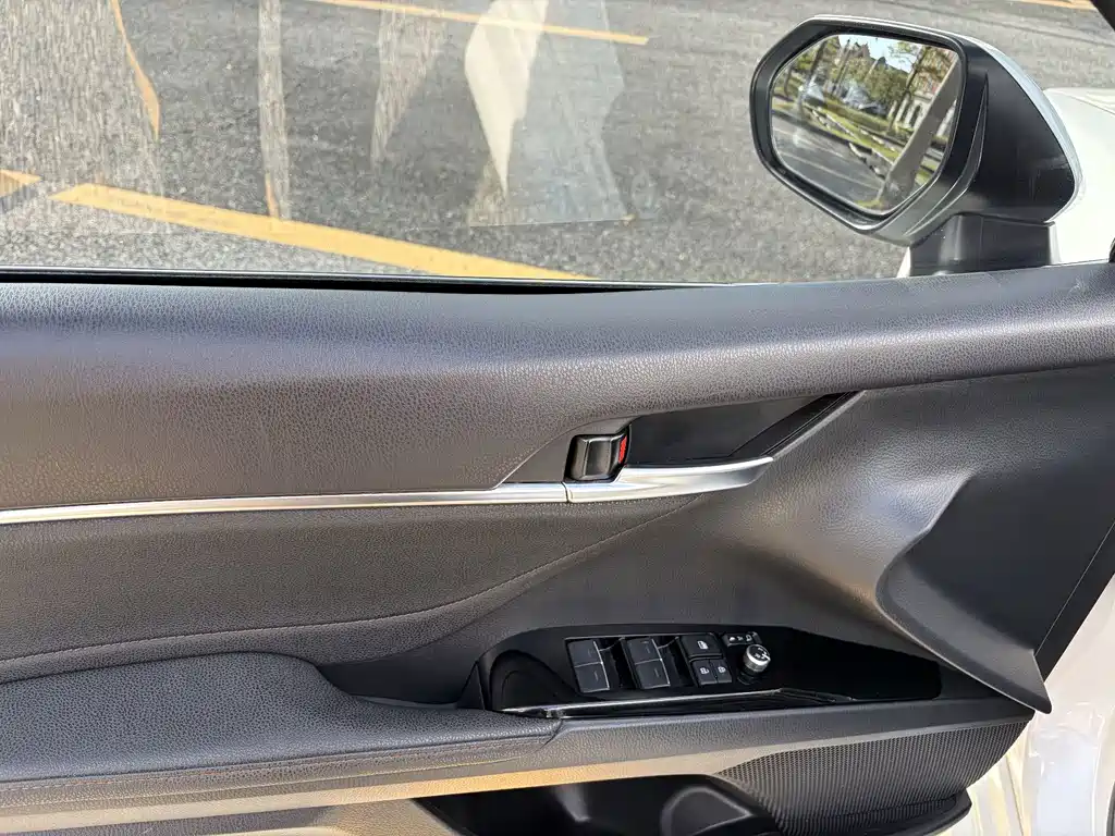 Toyota Camry 2021 — фото 23