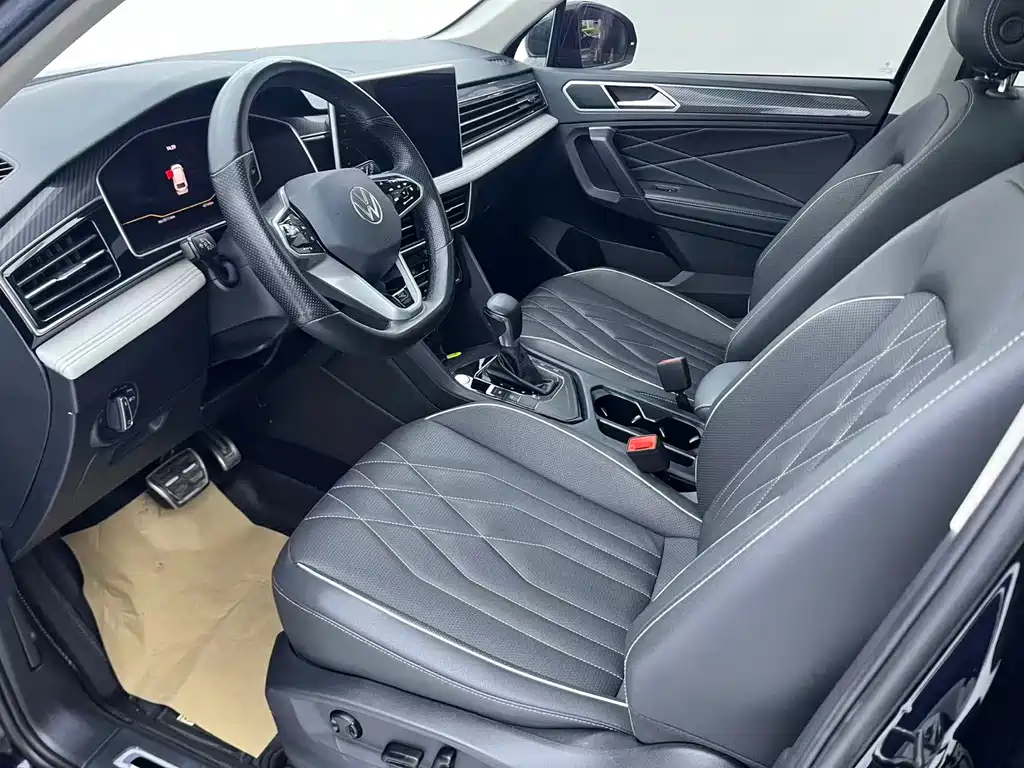Volkswagen Tiguan L 2023 — фото 11