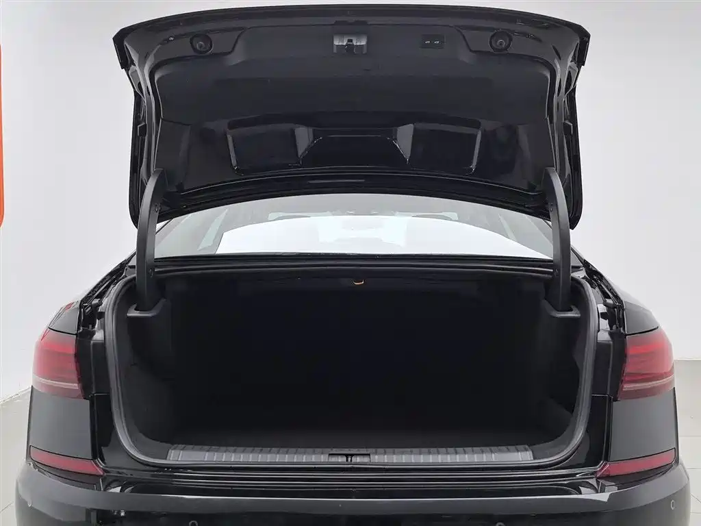 Volkswagen Passat PHEV 2022 — фото 16