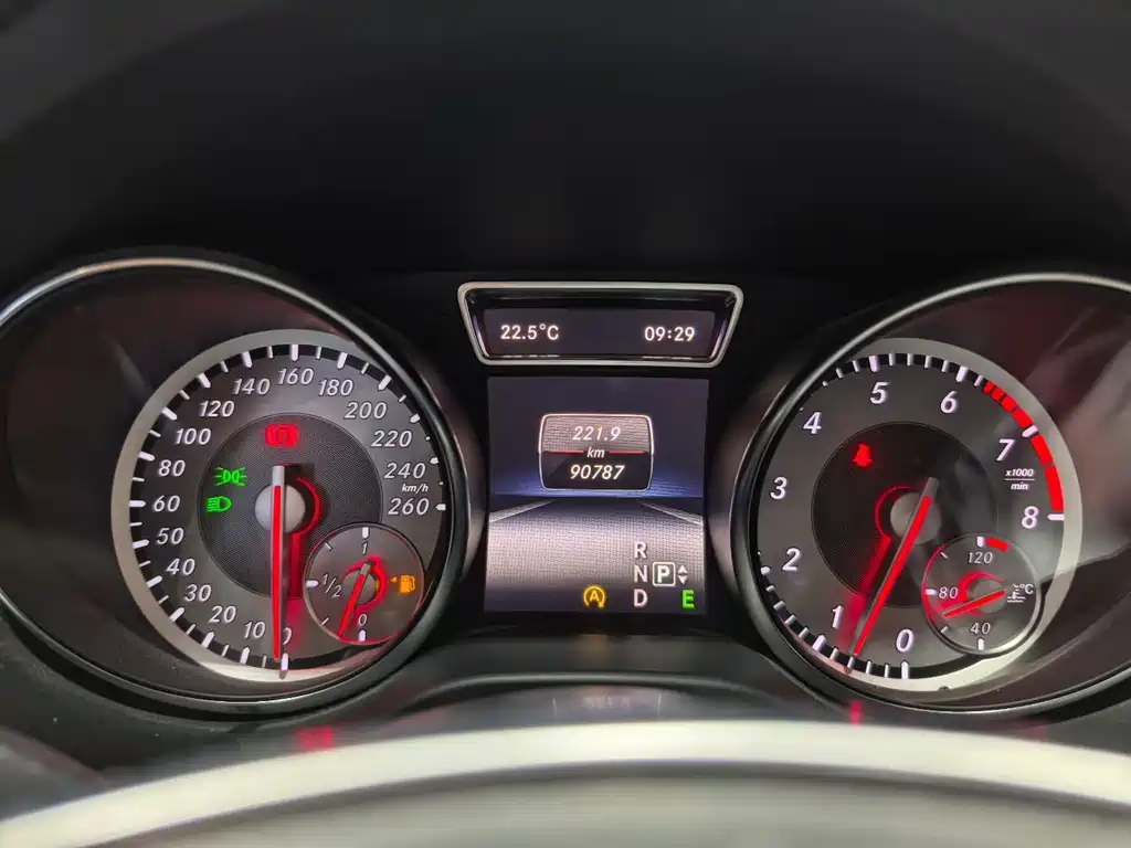 Mercedes-Benz CLA 2015 — фото 9