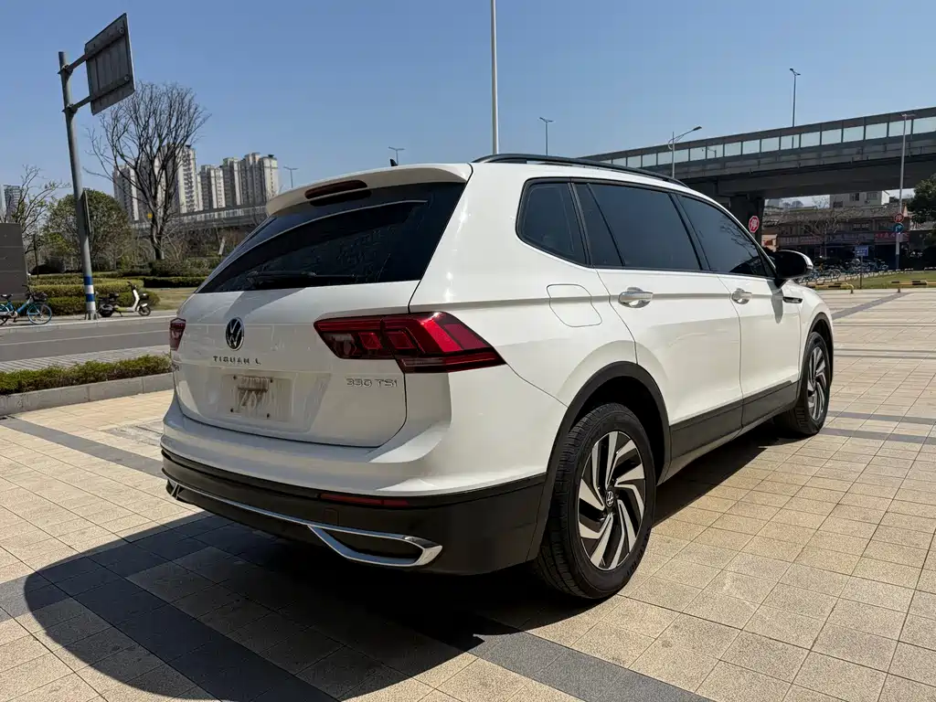 Volkswagen Tiguan L 2022 — фото 13