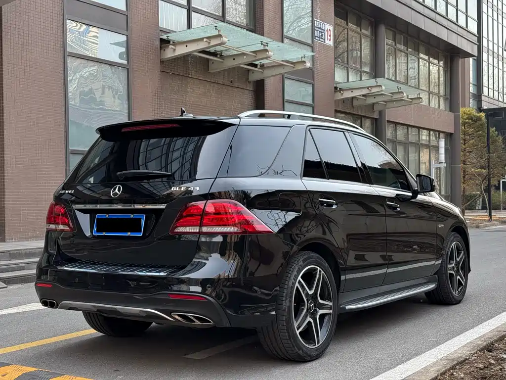 Mercedes-Benz GLE AMG 2017 — фото 7