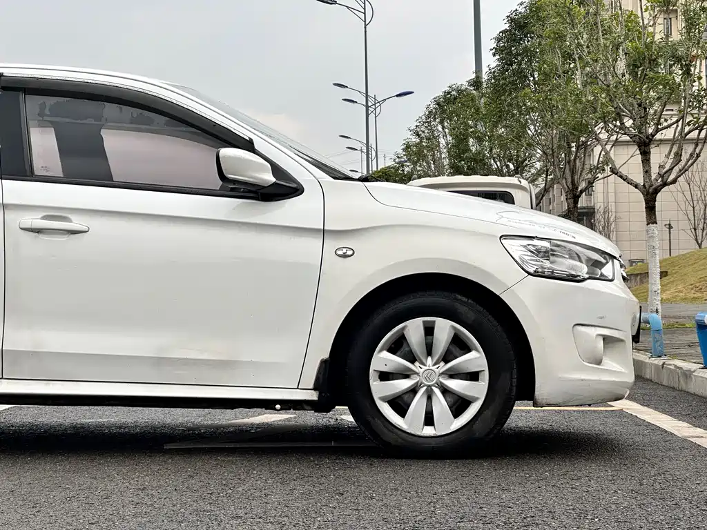 Citroen Elysee 2016 — фото 12