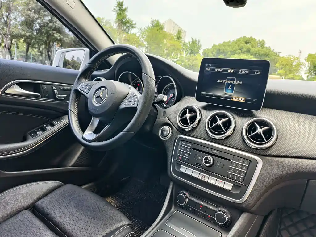 Mercedes-Benz GLA 2018 — фото 18