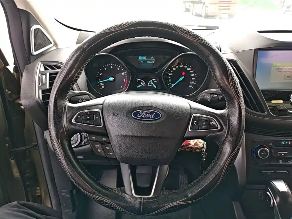 Ford Kuga 2018 — фото 11