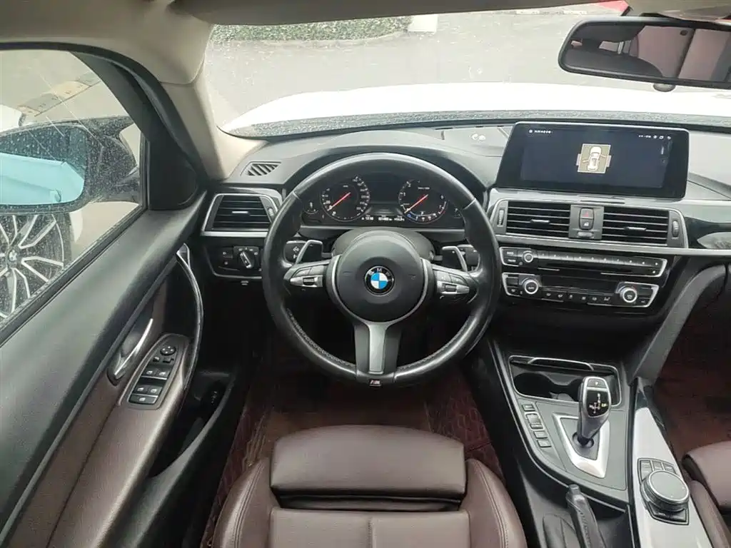 BMW 3 Series 2019 — фото 17
