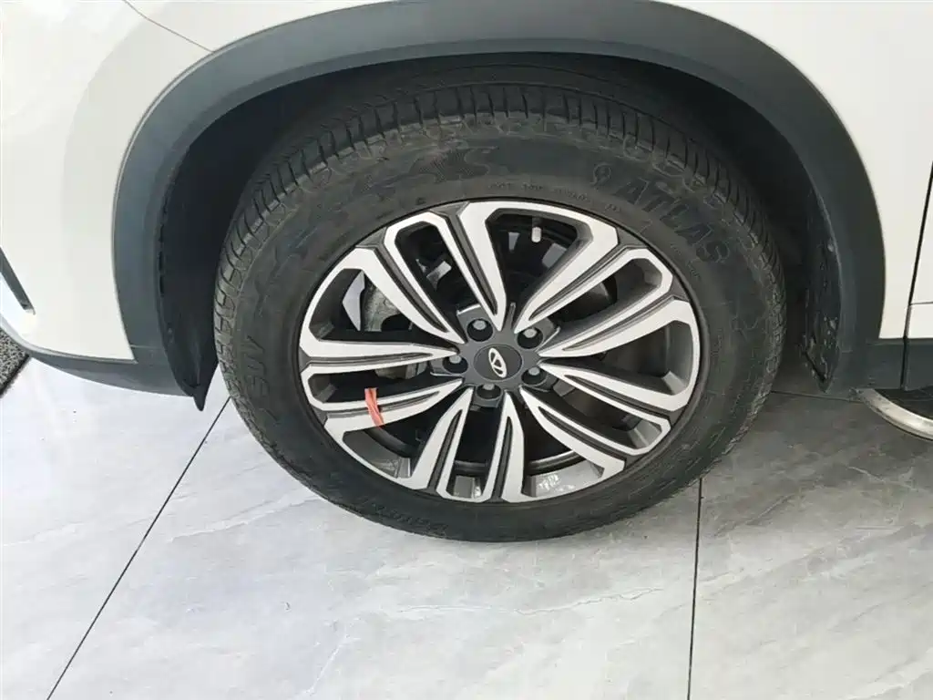 Chery Tiggo 8 2023 — фото 23