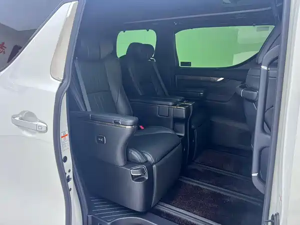 Toyota Alphard 2021