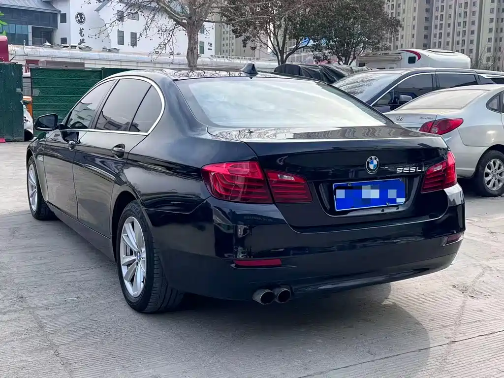 BMW 5 Series 2016 — фото 6