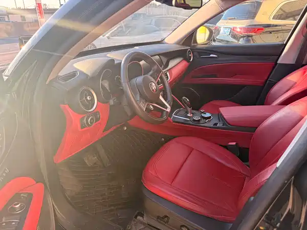 Alfa Romeo Stelvio 2019