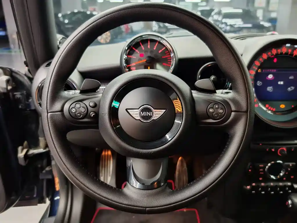 MINI Clubman 2012 — фото 23