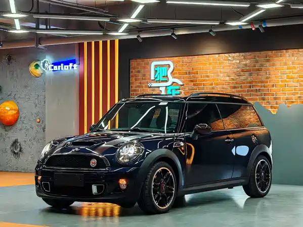 MINI Clubman 2012
