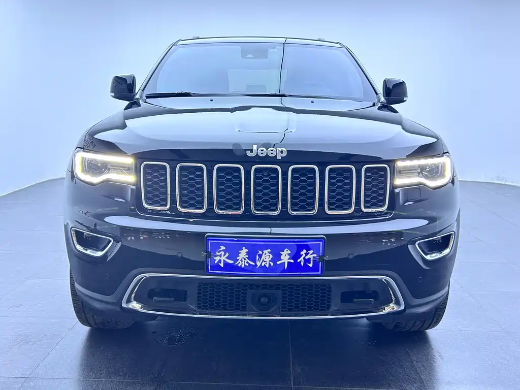 Jeep Grand Cherokee 2022 — фото 2