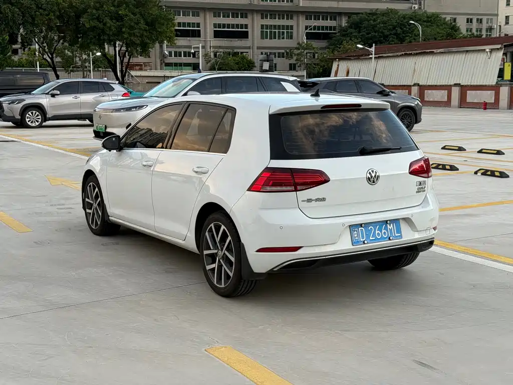 Volkswagen Golf 2020