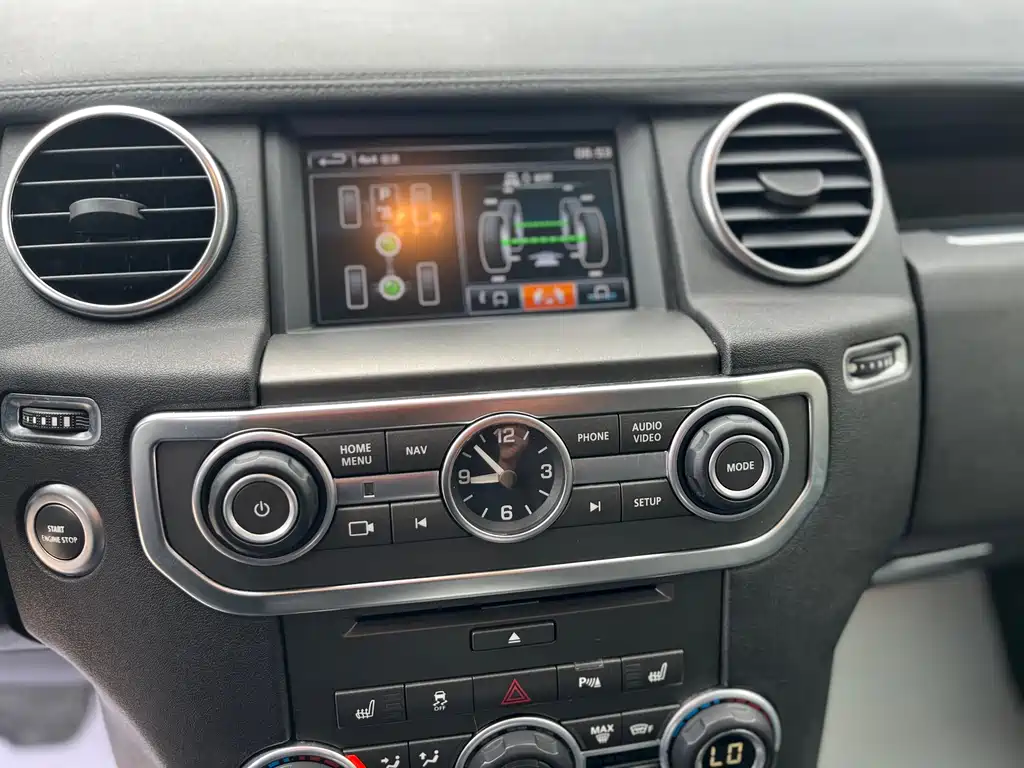 Land Rover Discovery 2016 — фото 14