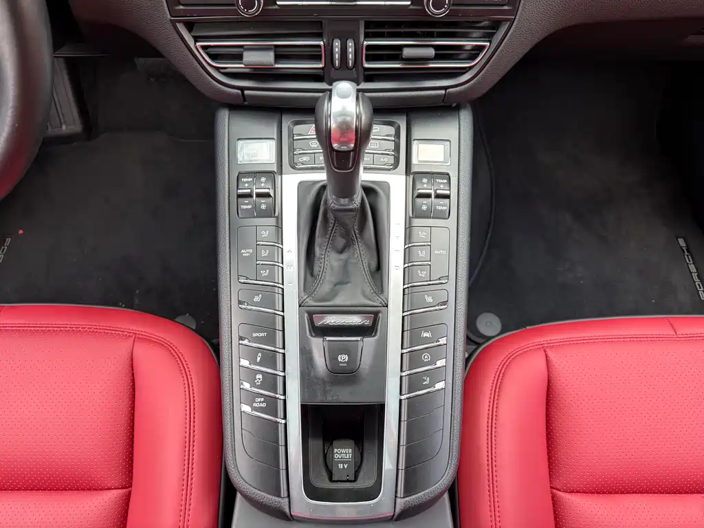 Porsche Macan 2021 — фото 11