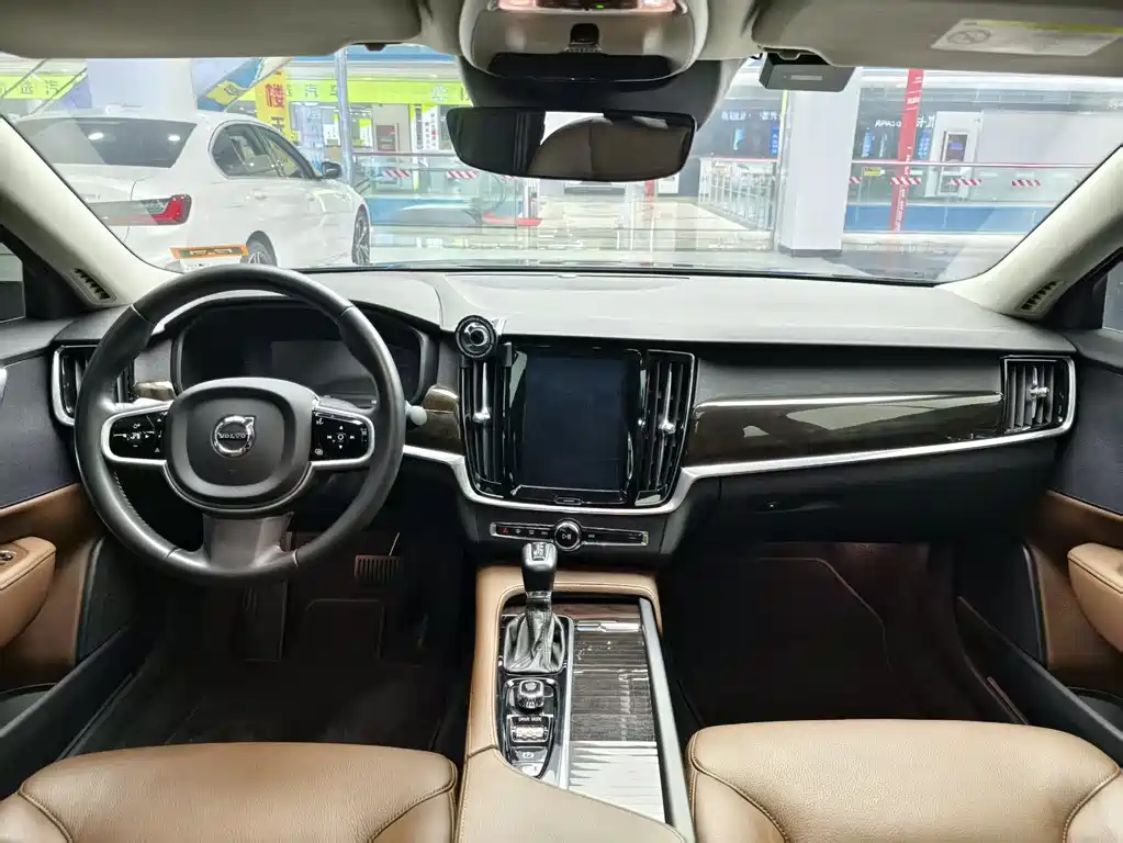 Volvo S90 2018 — фото 8