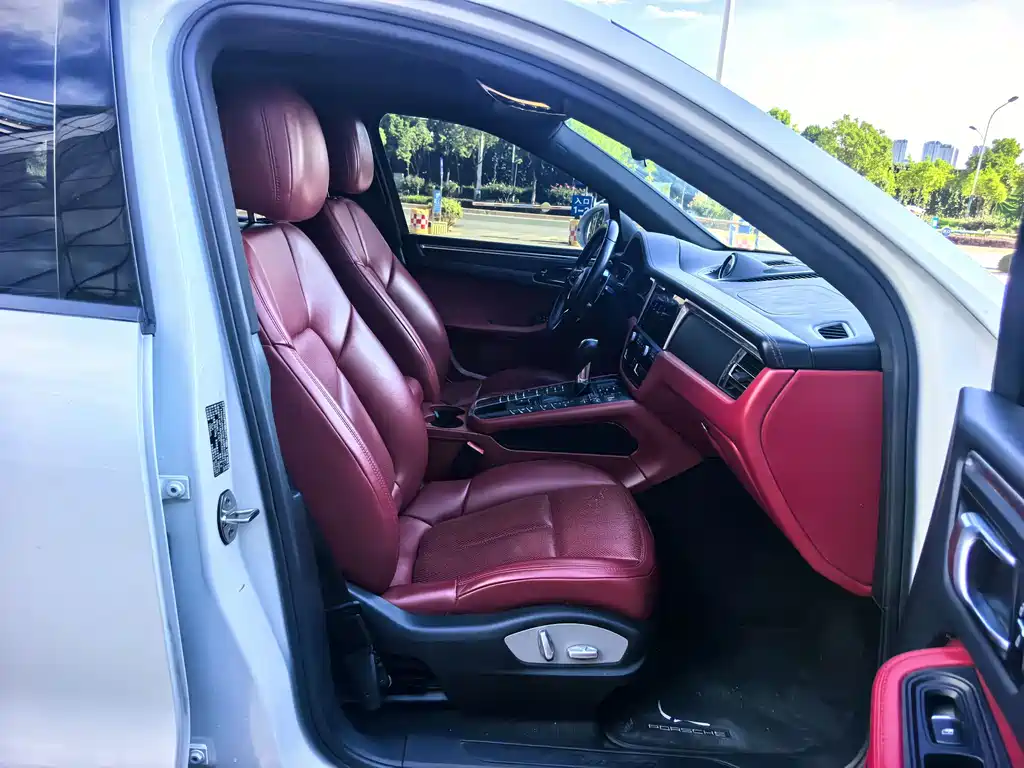 Porsche Macan 2019 — фото 13