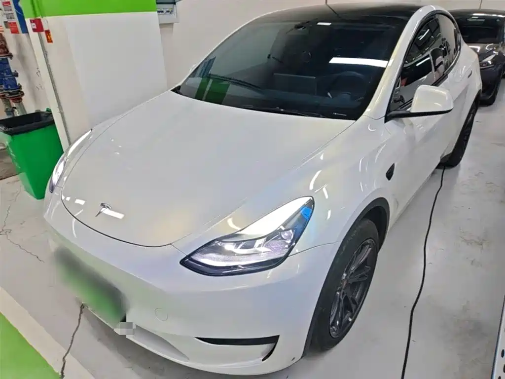 Tesla Model Y 2023 — фото 1