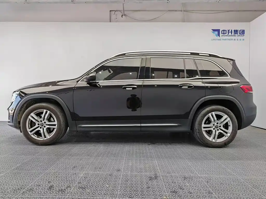 Mercedes-Benz GLB 2023 — фото 7