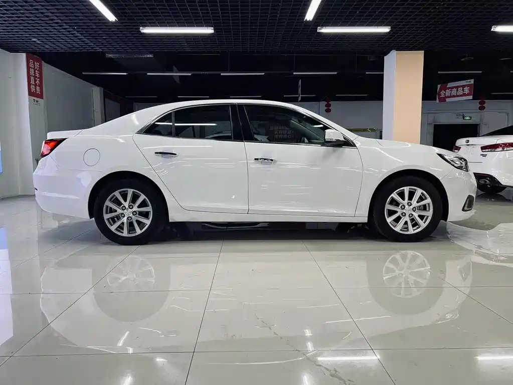 Chevrolet Malibu 2017 — фото 12